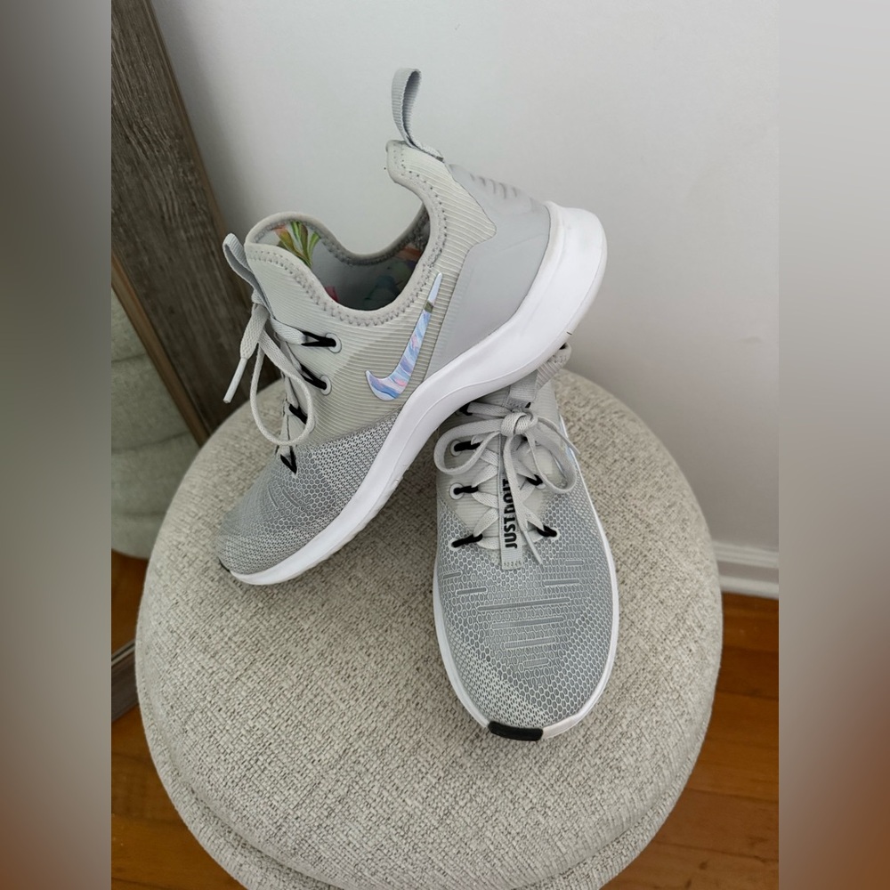 Nike Free Training Sneakers Womens Floral Design Size 8.5